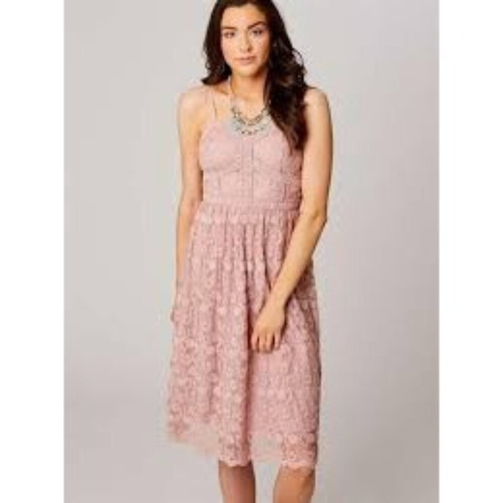 Elegant Pink Lace Midi Dress With Spaghetti Straps & Back Zipper Closure Size M